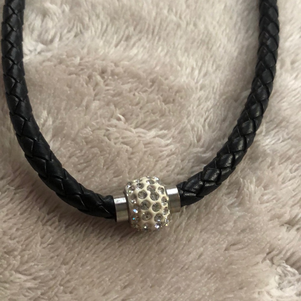 Elegant, sparkly  necklace